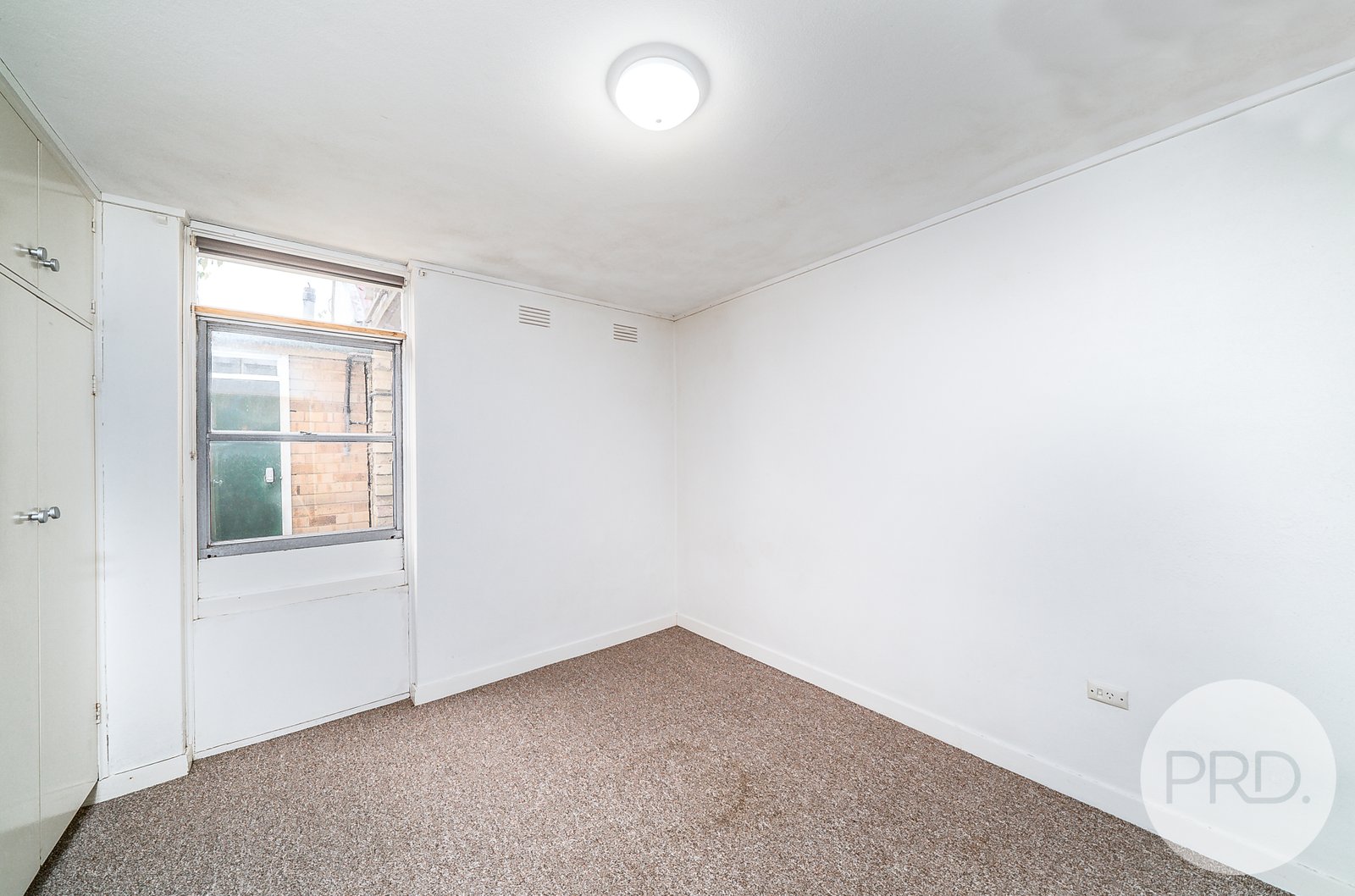 2/74A Tompson  WAGGA WAGGA 6