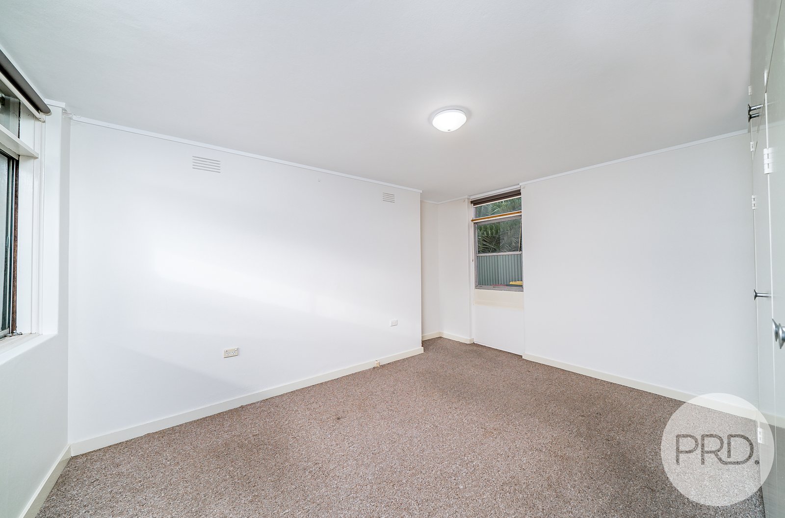 2/74A Tompson  WAGGA WAGGA 7