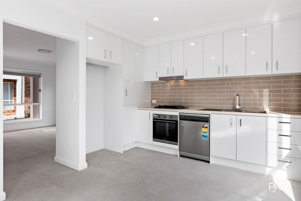 2/75 Great Western Hwy  Kingswood 3
