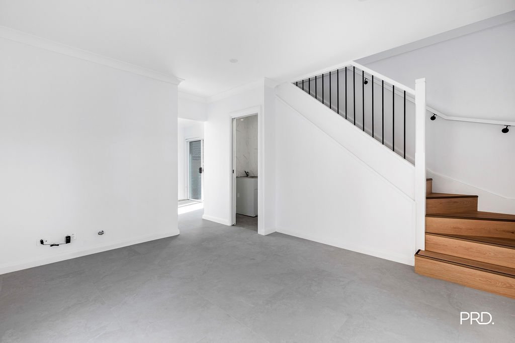 2/75 Great Western Hwy  Kingswood 8