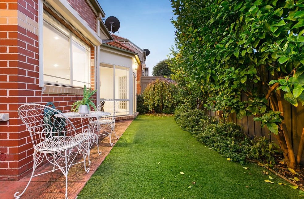 Real Estate and Property in 2/75 Green Street, Ivanhoe, VIC