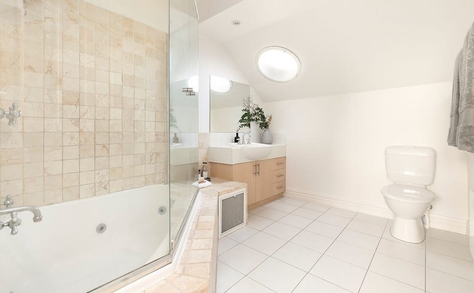 Real Estate and Property in 2/75 Green Street, Ivanhoe, VIC