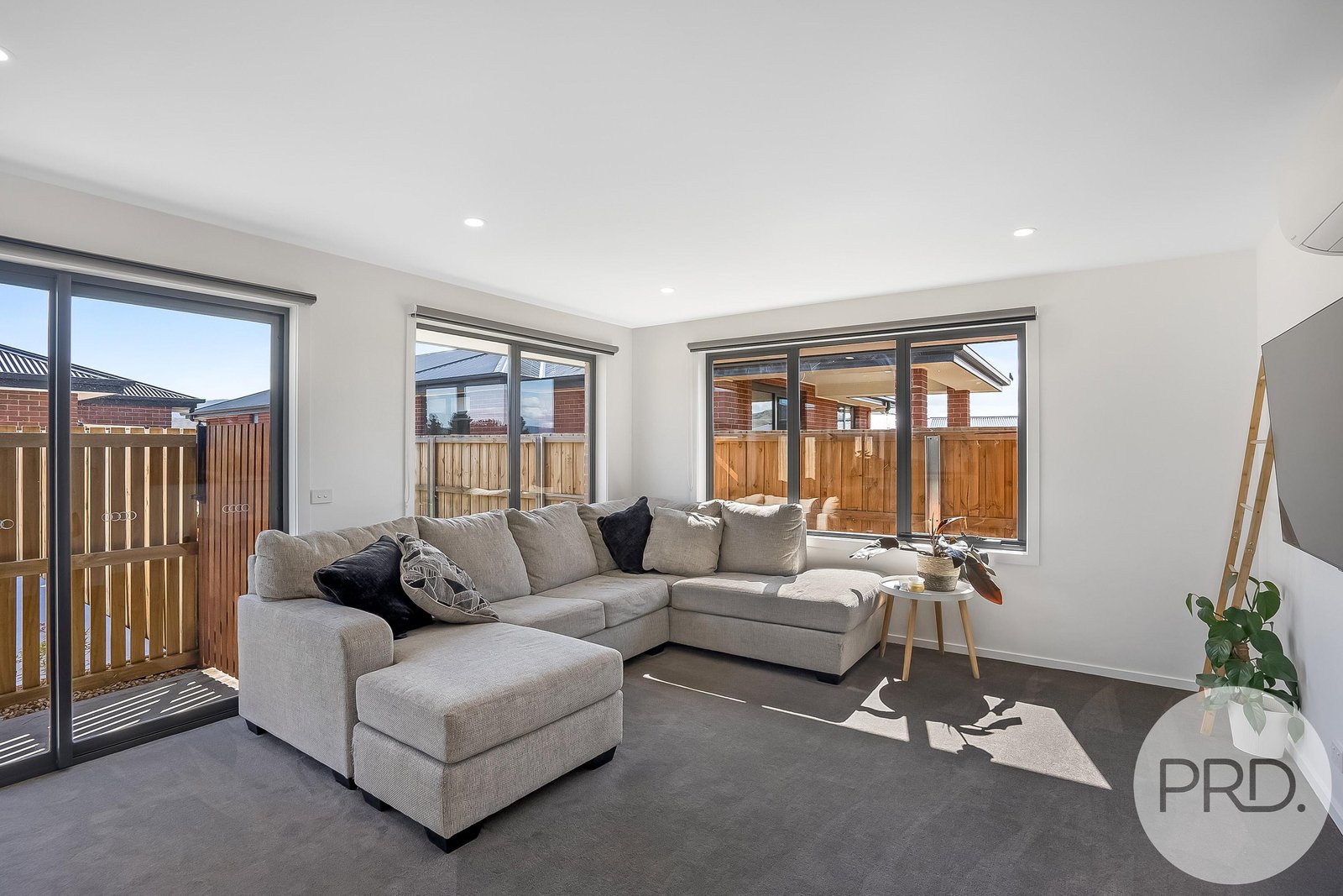 2/75 Menin Drive BRIGHTON 2
