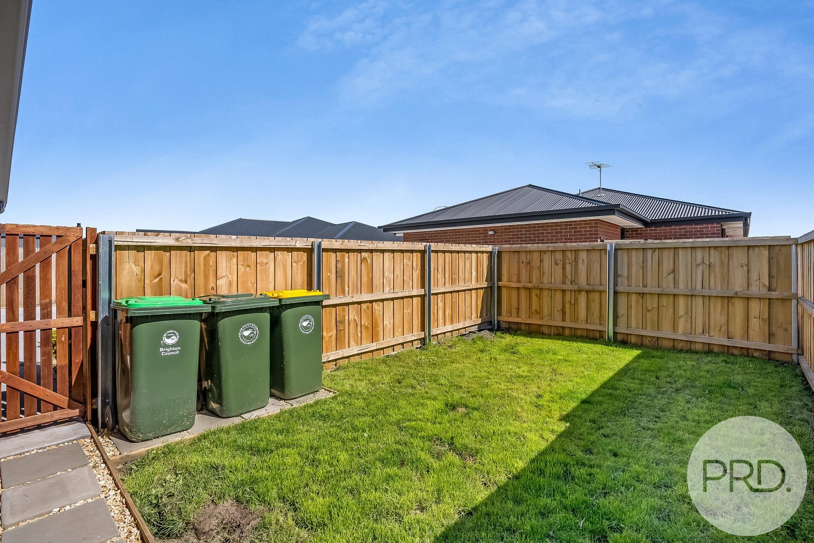 2/75 Menin Drive BRIGHTON 9