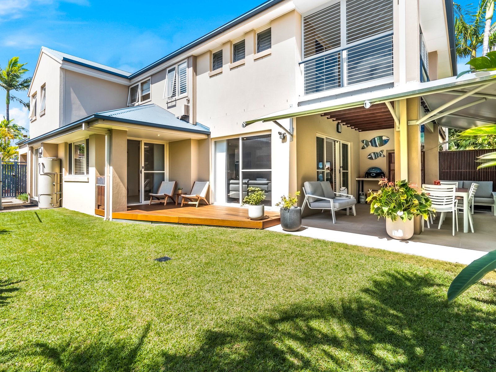 2/75 Tallebudgera Drive PALM BEACH 2