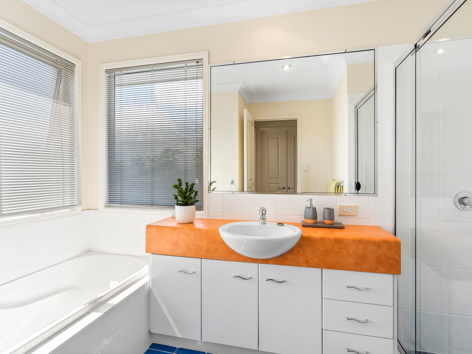 2/75 Tallebudgera Drive PALM BEACH 11