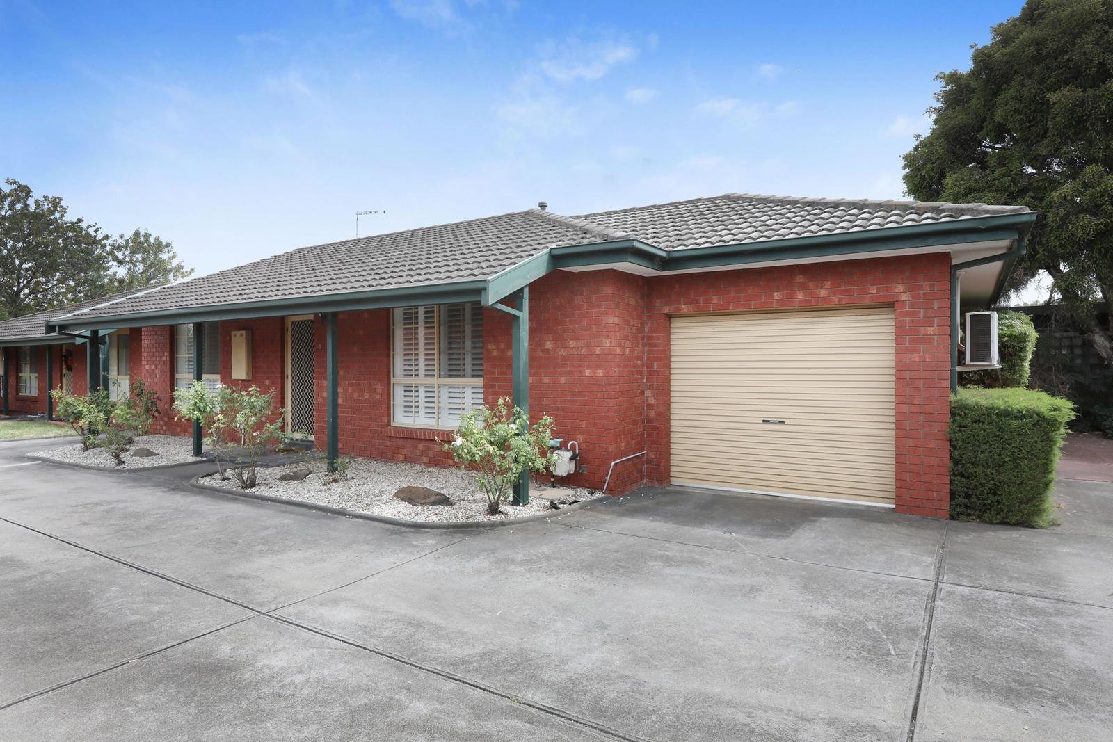 2/76-80 Parkside Avenue, Keilor East VIC 3033