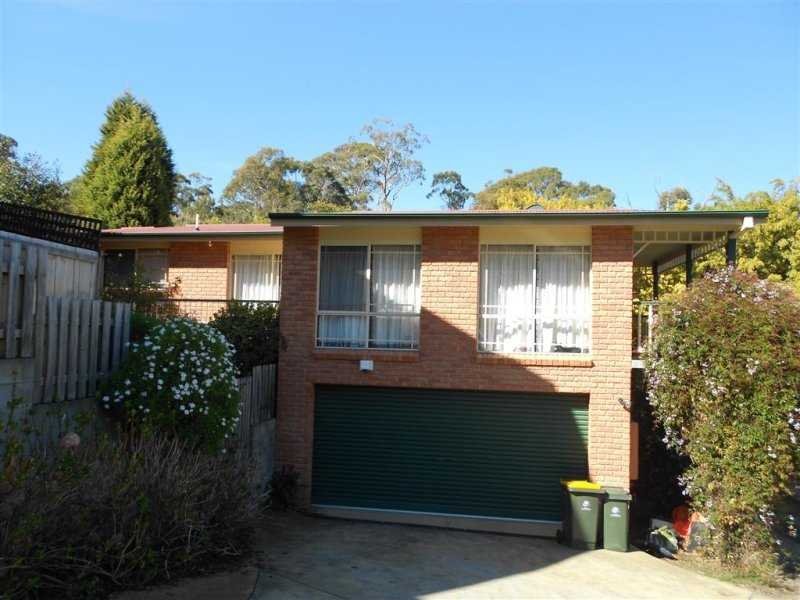 2/76 Begonia Street LINDISFARNE 2