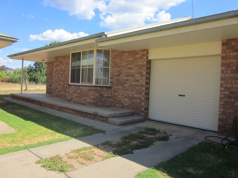 2/76 Broughton Street TUMUT 2