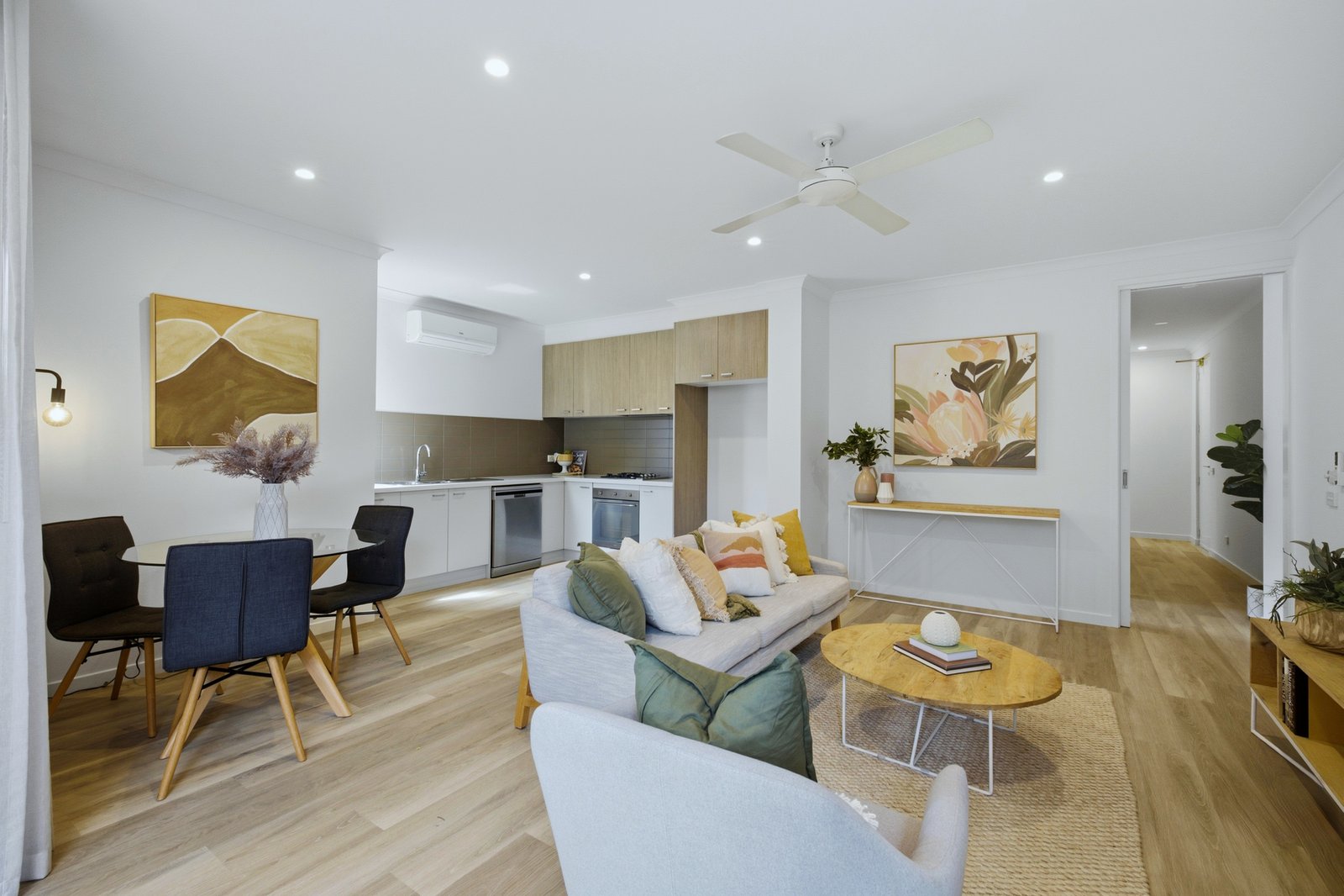 Gallery: 2/76 Chesterville Road