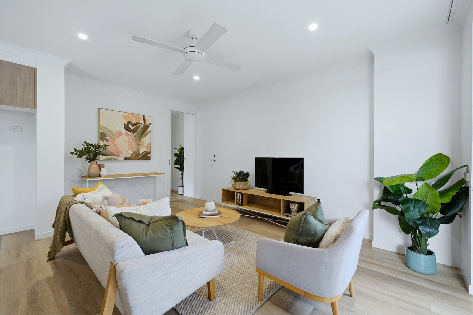 Gallery: 2/76 Chesterville Road