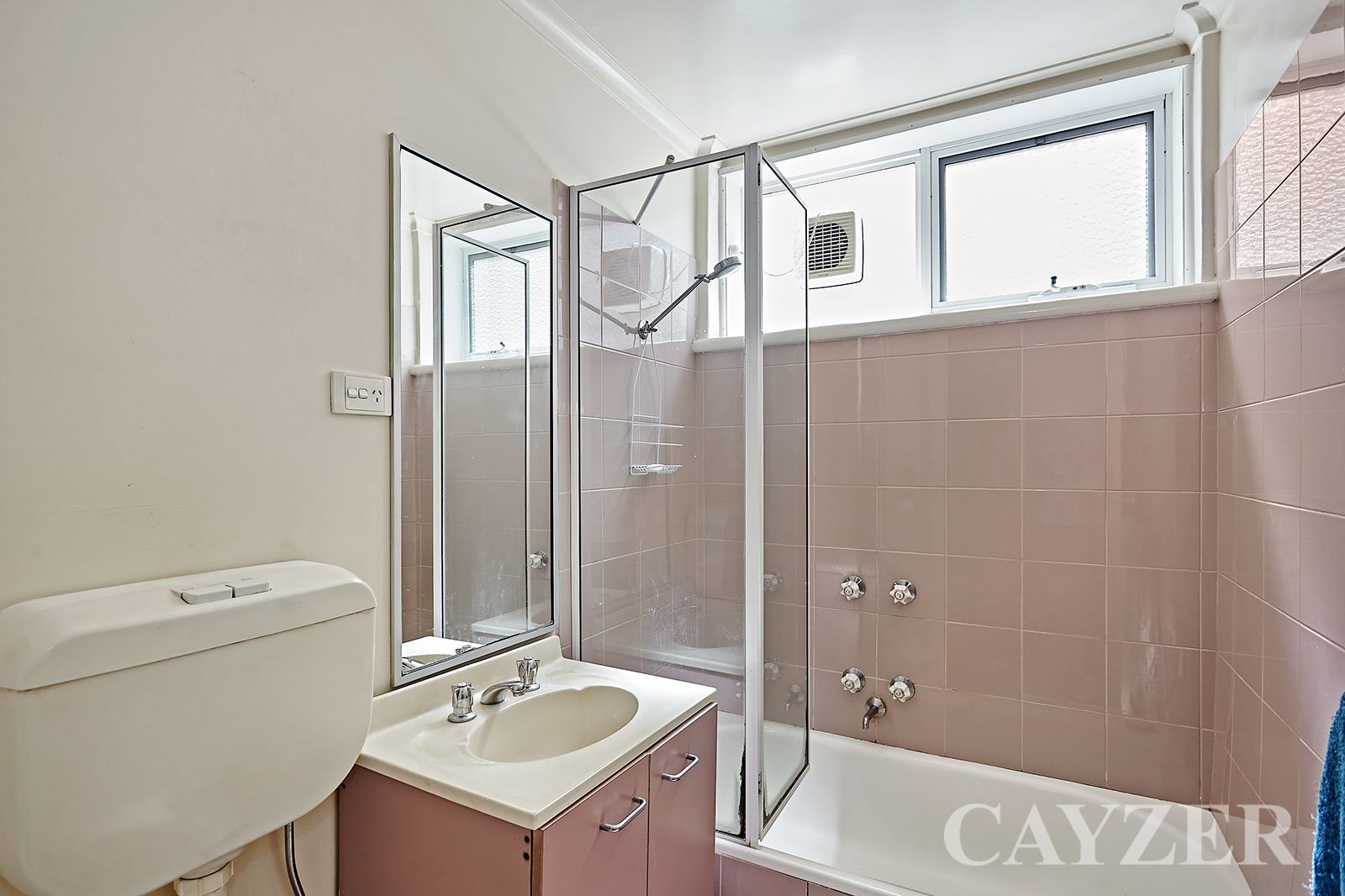 Gallery: 2/76 Crockford Street