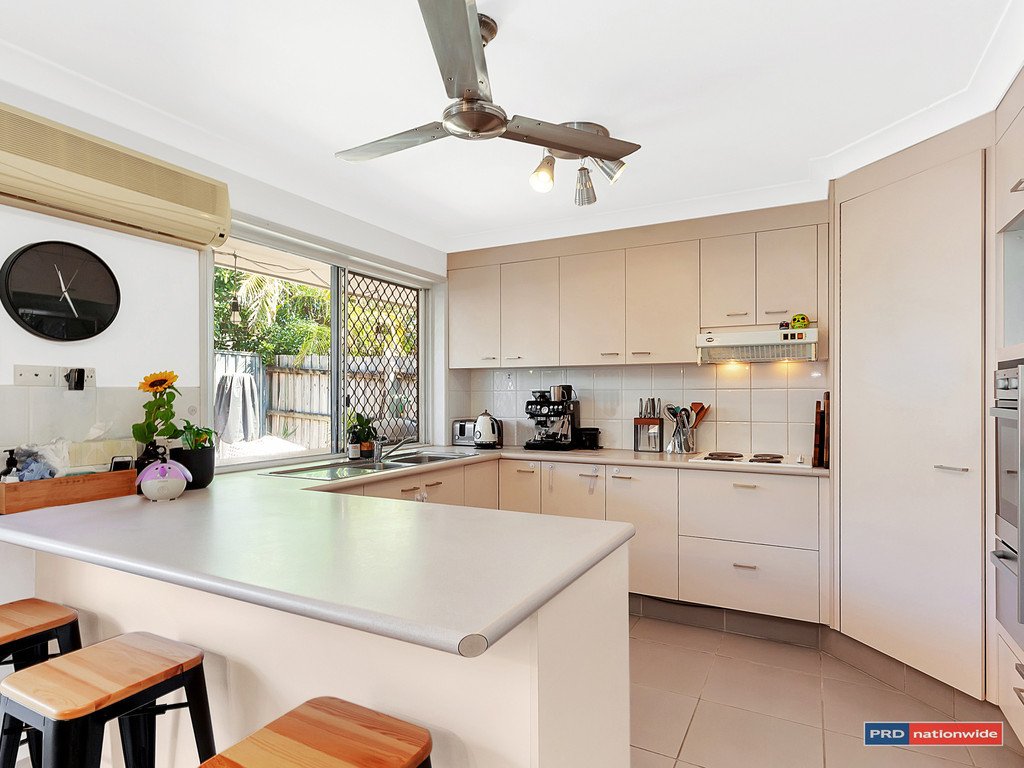 2/76 Treeview Drive BURLEIGH WATERS 4