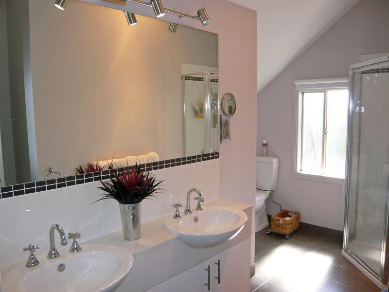 Gallery: 276 Yarra Street