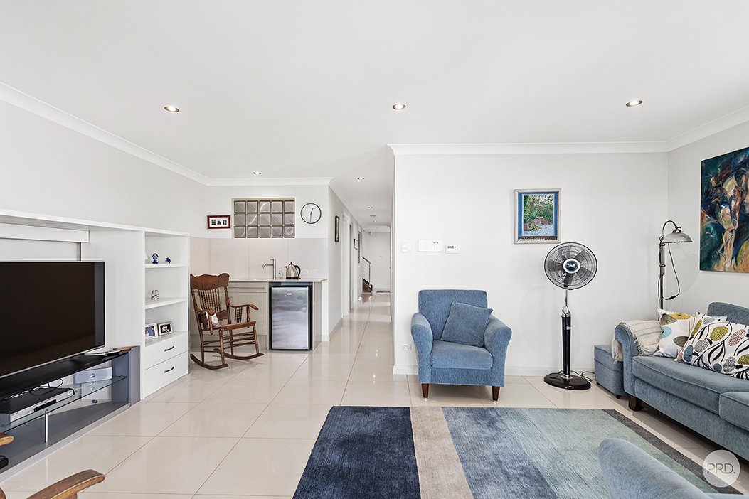 2/77 Kent Gardens SOLDIERS POINT 18