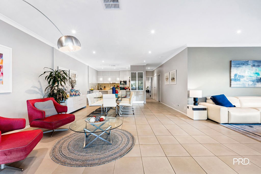 2/77 Nepean Avenue PENRITH 11