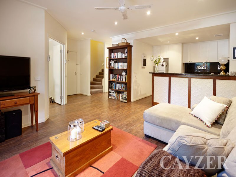 Gallery: 2/77 Pickles Street