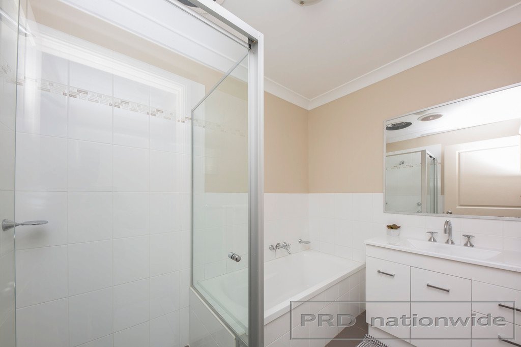 2/77 Yates Street BRANXTON 9