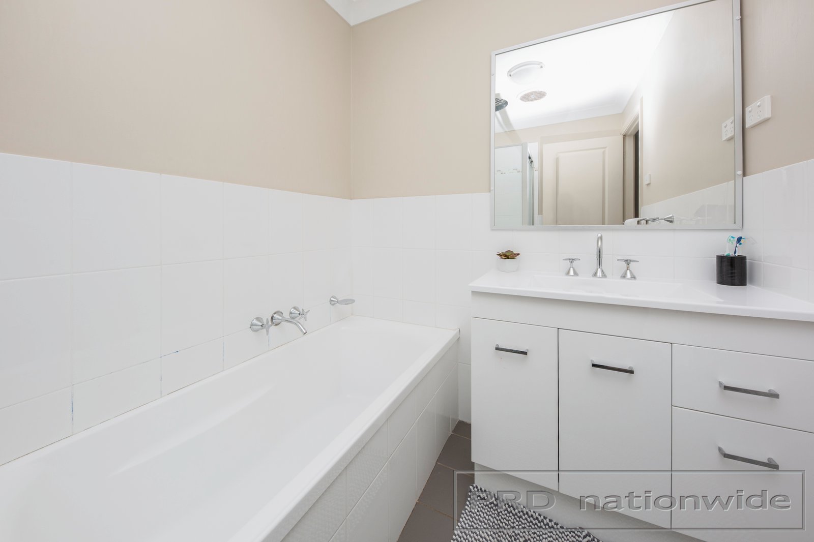 2/77 Yates Street BRANXTON 10