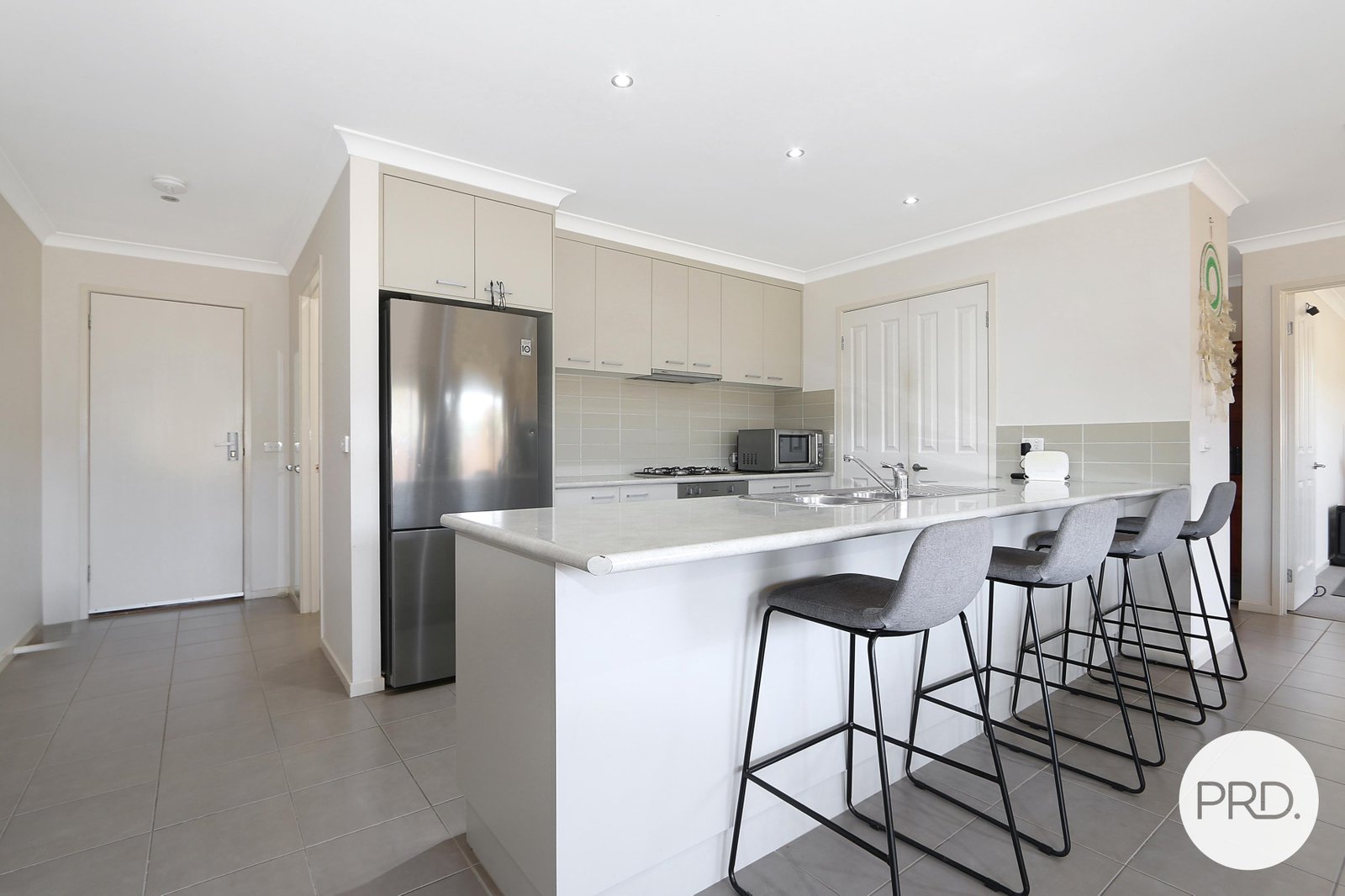 2/774 Centaur Road HAMILTON VALLEY 3