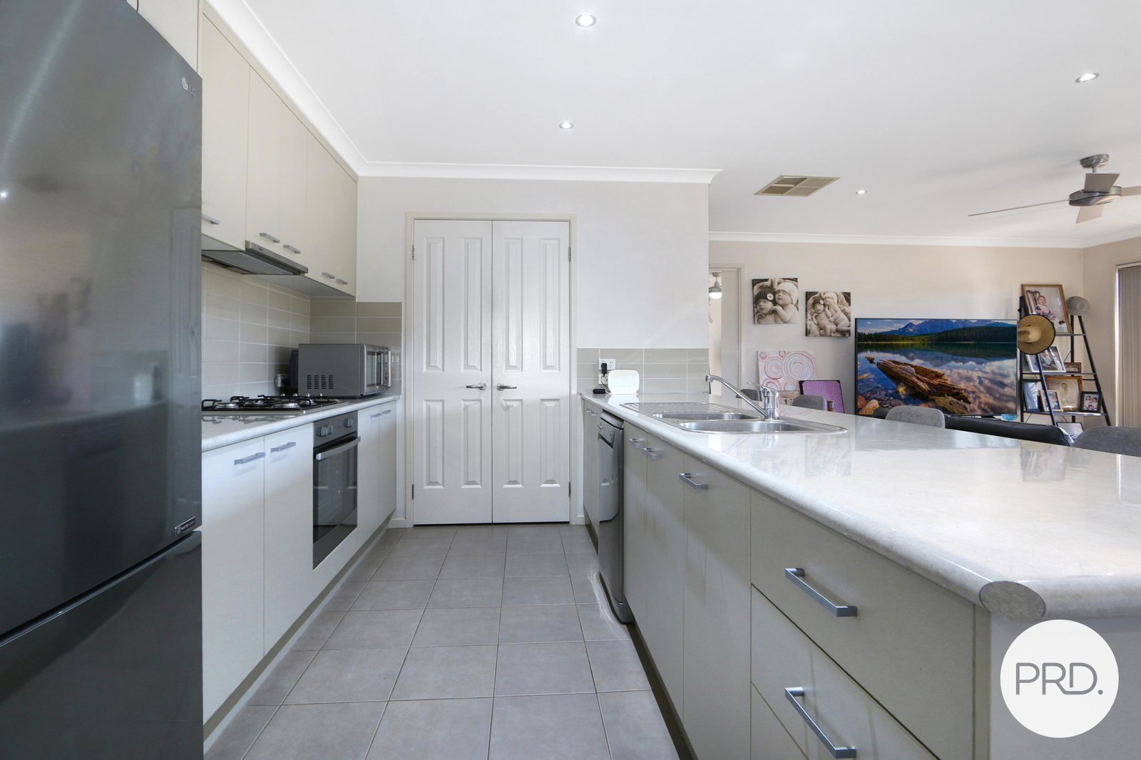 2/774 Centaur Road HAMILTON VALLEY 4