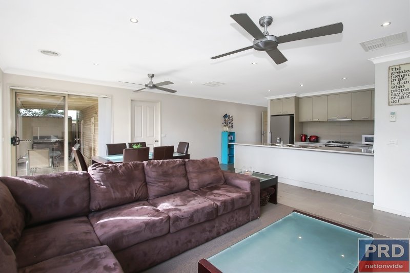 2/774 Centaur Road HAMILTON VALLEY 2