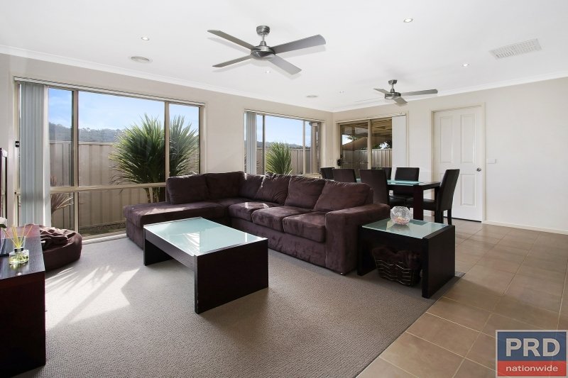 2/774 Centaur Road HAMILTON VALLEY 3