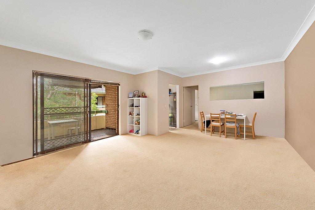 27/8-14 Swan Street REVESBY 1