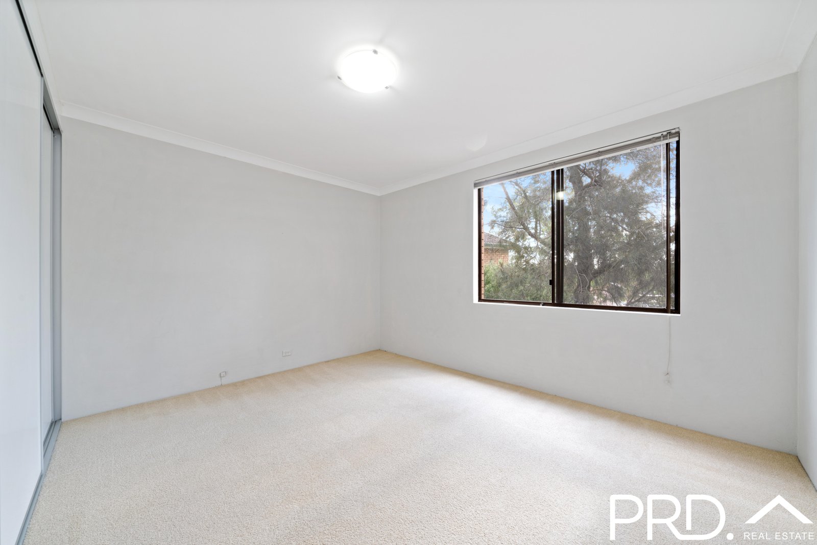 27/8-14 Swan Street REVESBY 5