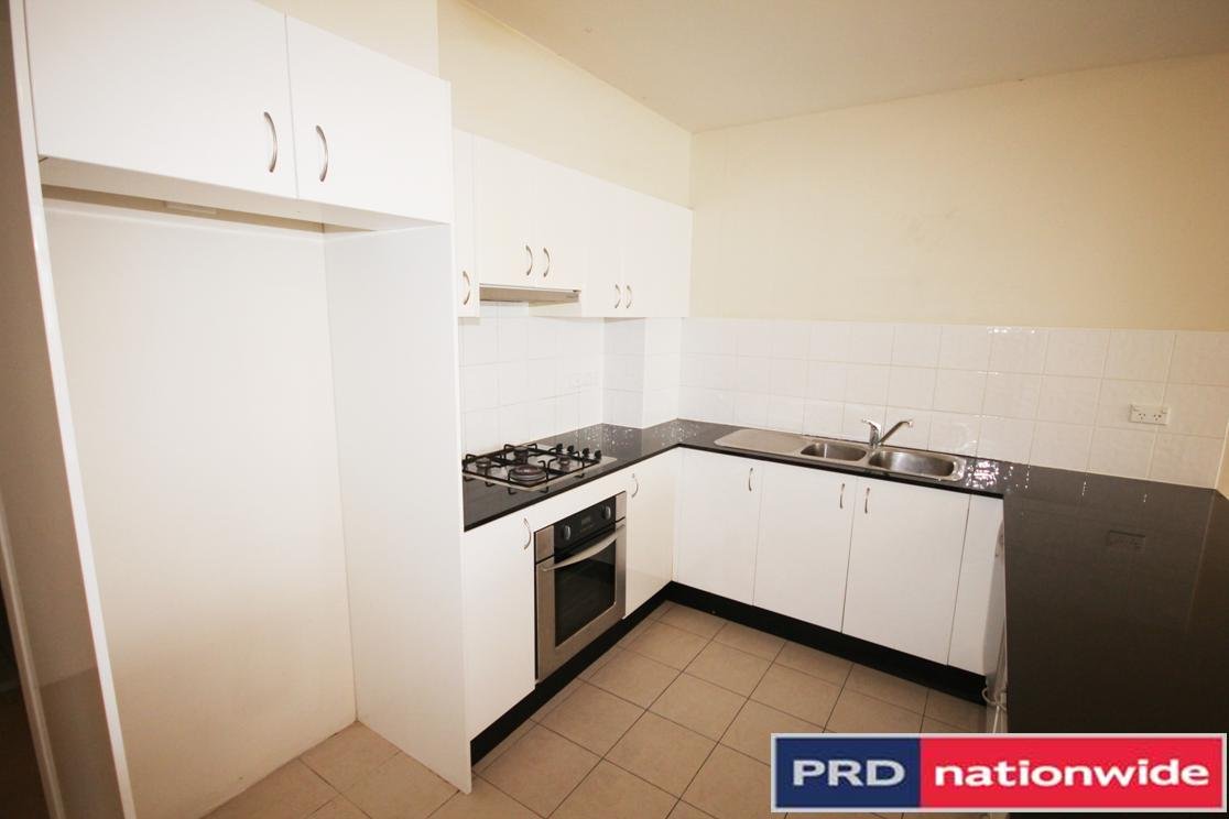 27/8 Derby Street KOGARAH 2