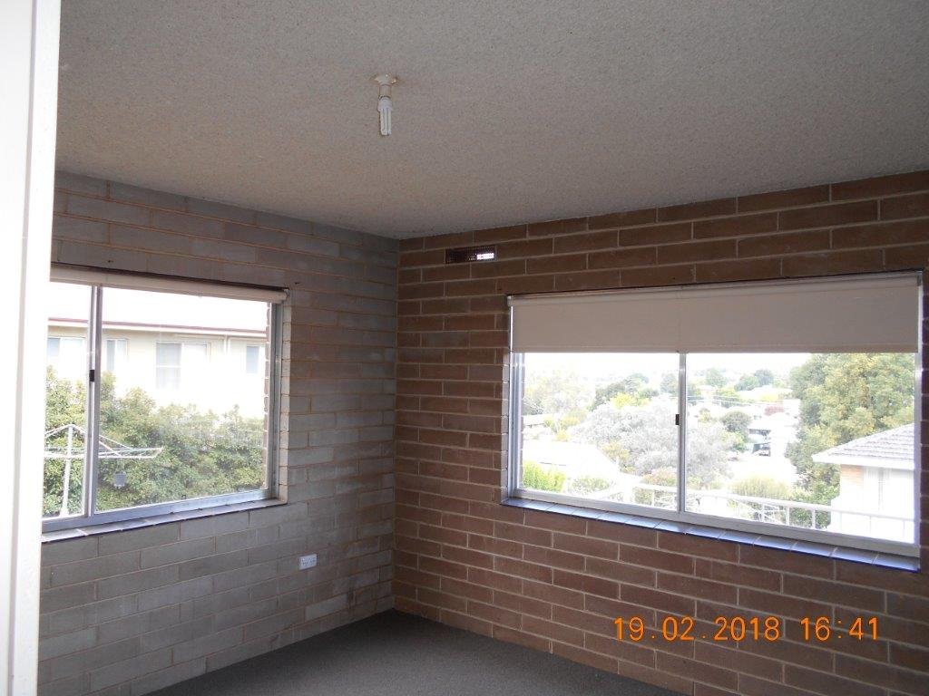 2/78 LAMBIE Street TUMUT 4