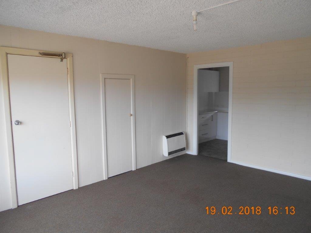 2/78 LAMBIE Street TUMUT 8