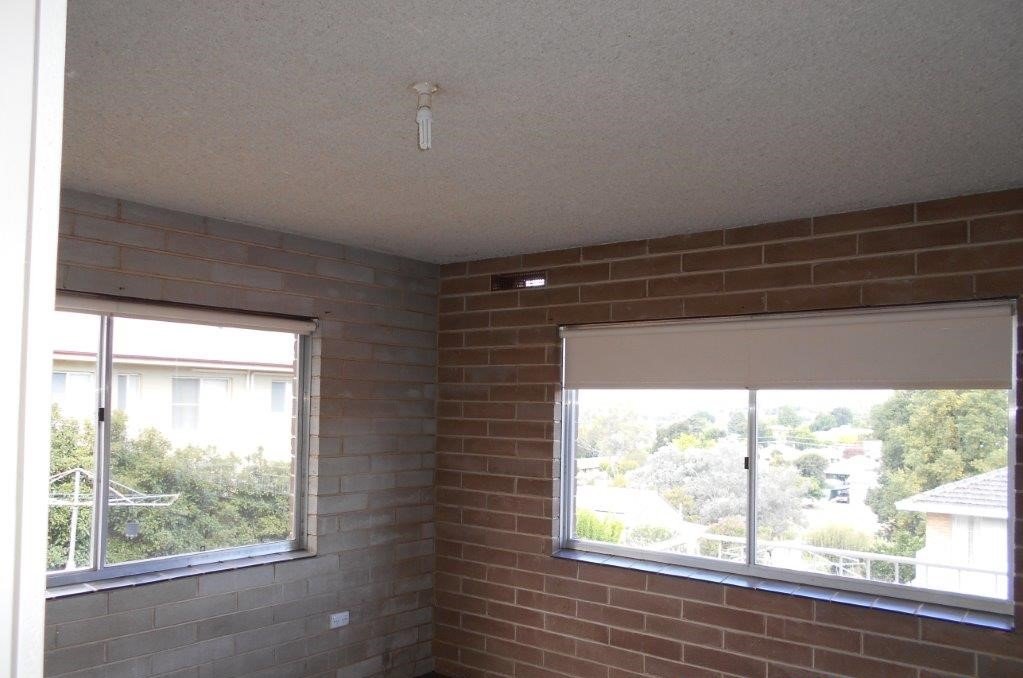 2/78 Lambie Street TUMUT 8