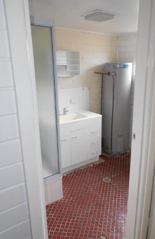 2/78 Lambie Street TUMUT 9