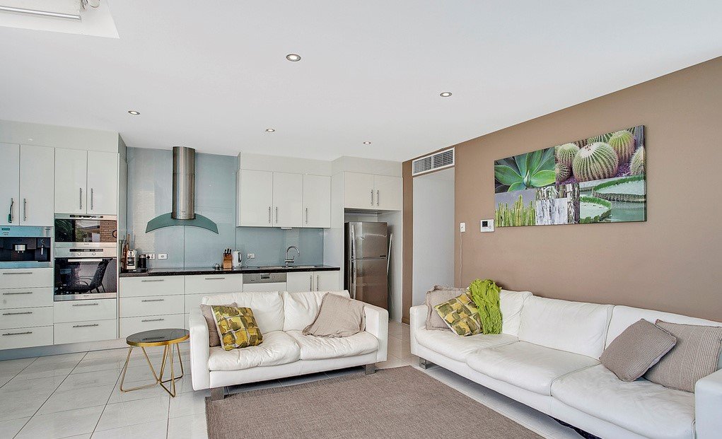 2/78 THE Esplanade BURLEIGH HEADS 3