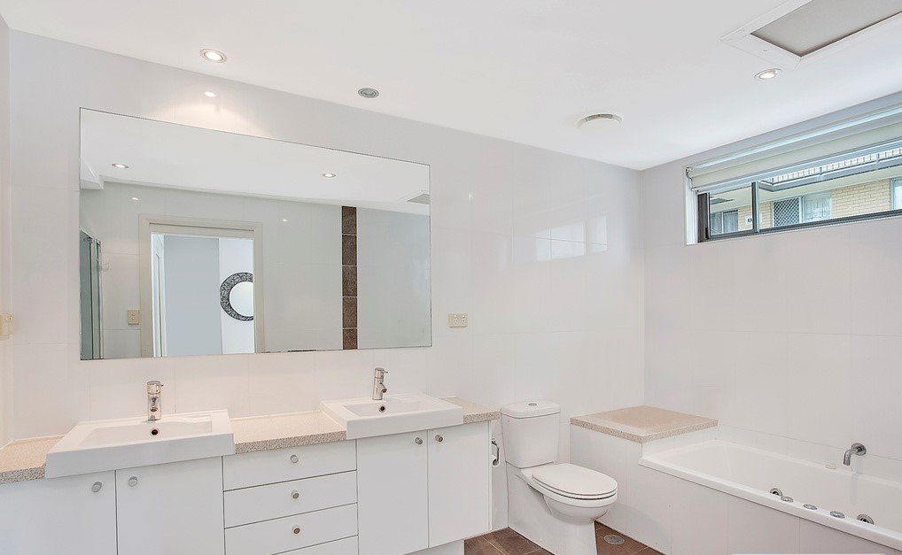 2/78 THE Esplanade BURLEIGH HEADS 5