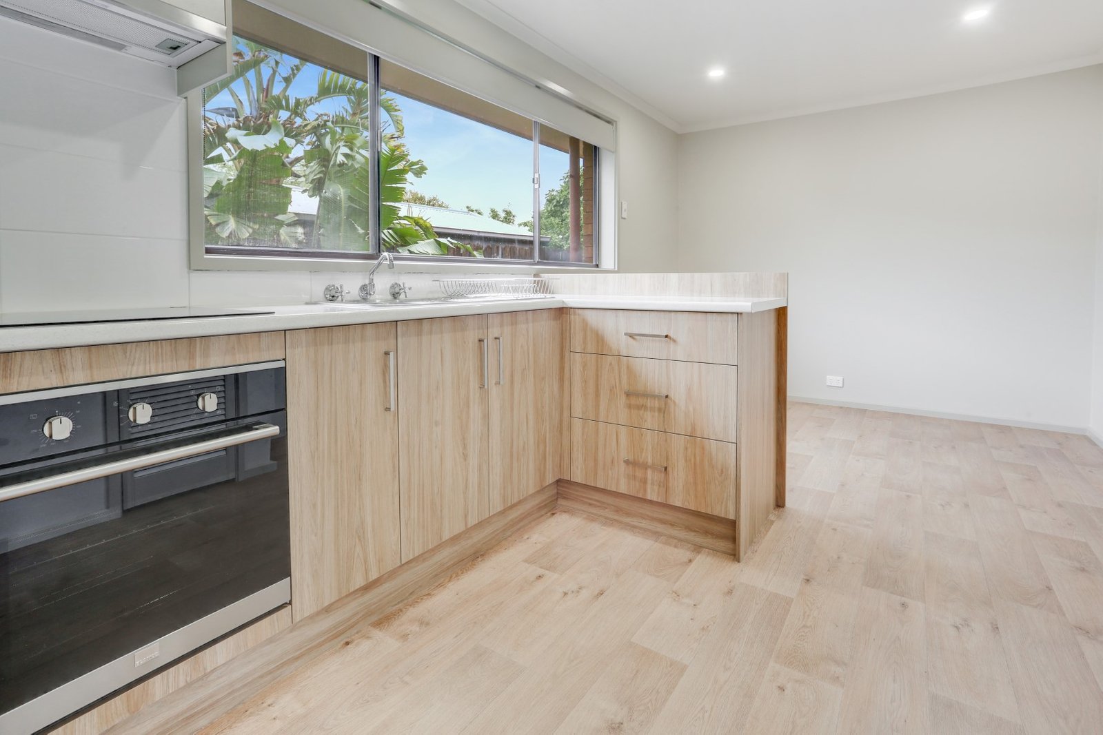 Gallery: 27/824-832 Heatherton Road