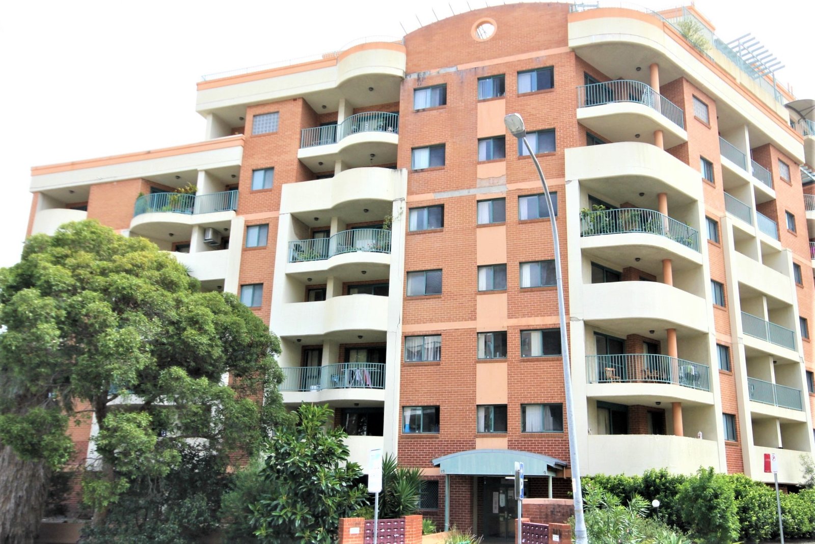 27/9-13 West Street HURSTVILLE 1