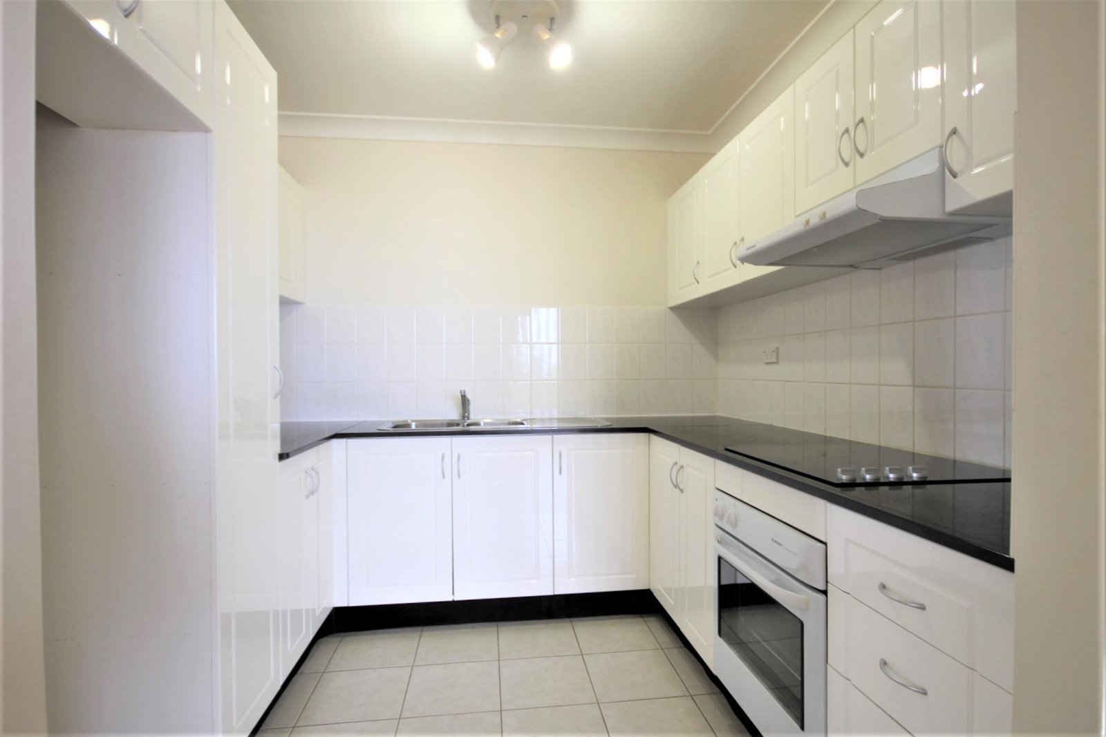 27/9-13 West Street HURSTVILLE 5