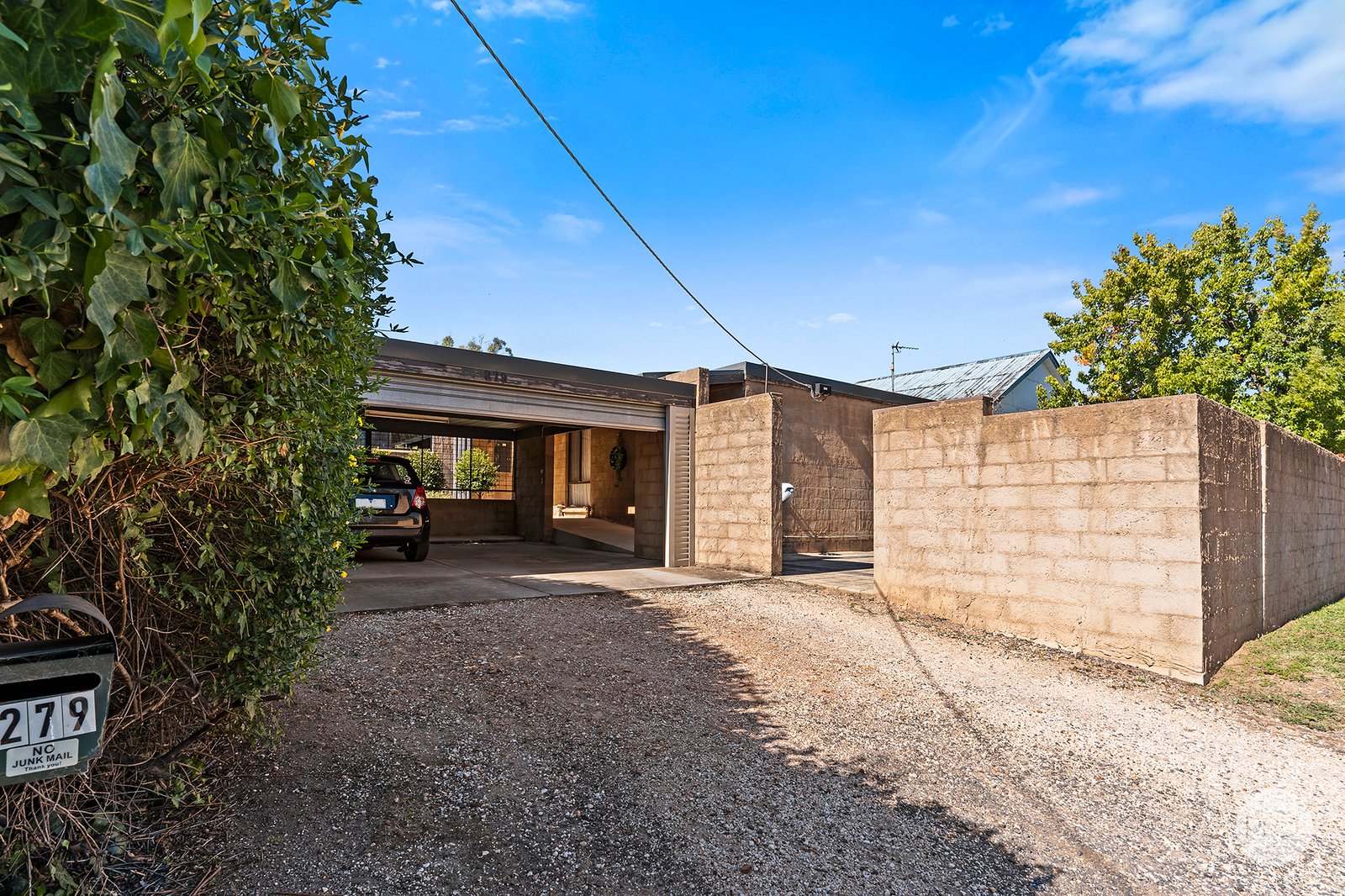 279 Allingham Street KANGAROO FLAT 1