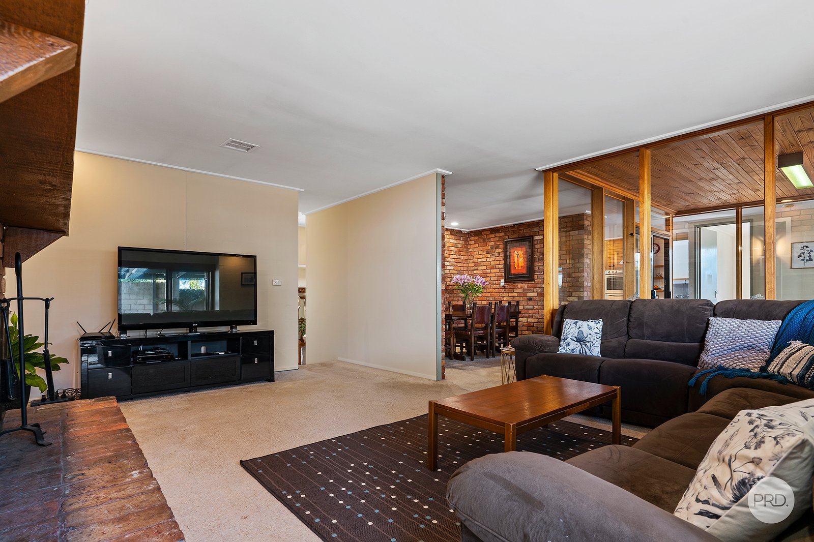 279 Allingham Street KANGAROO FLAT 2