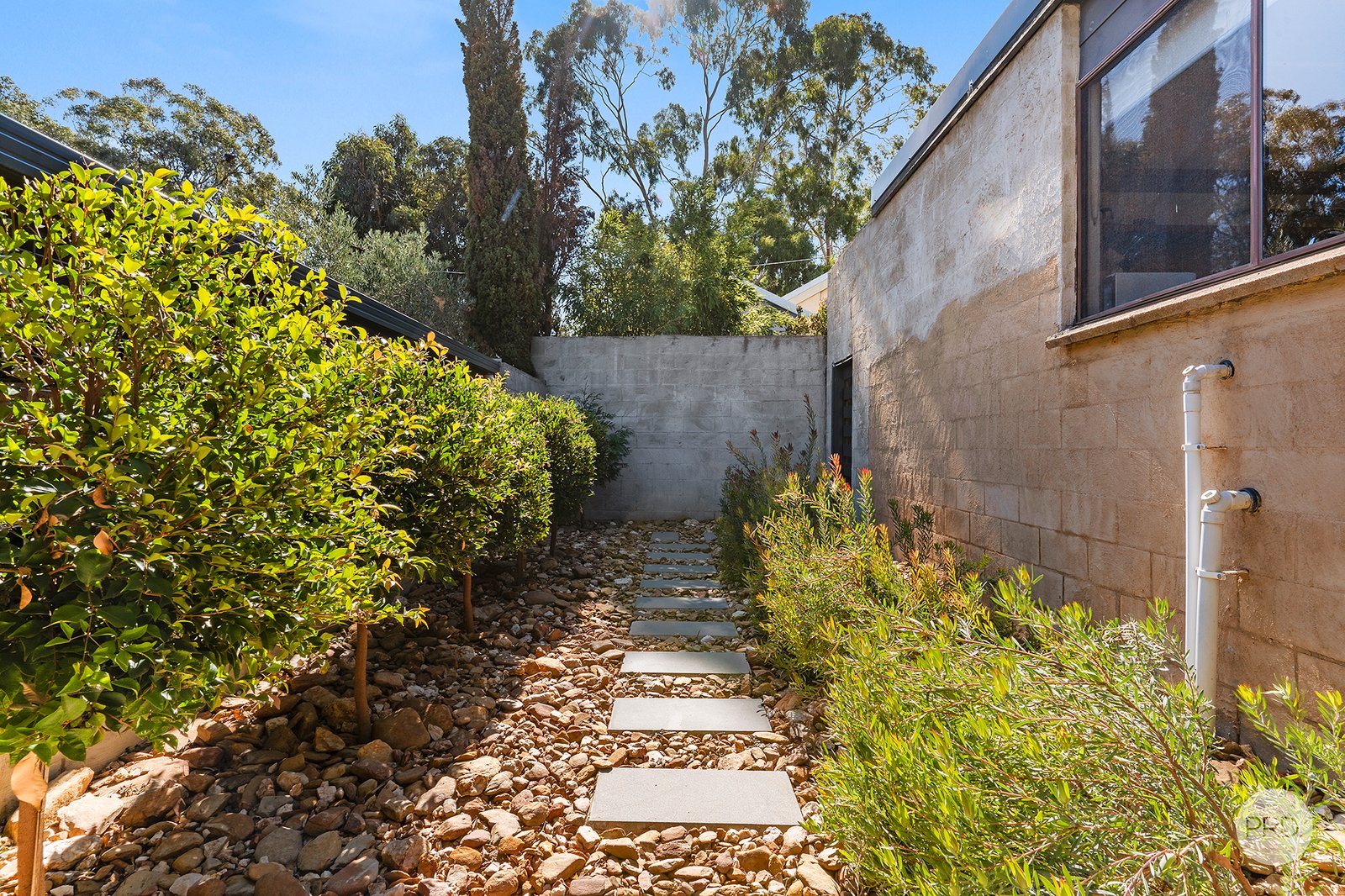 279 Allingham Street KANGAROO FLAT 21