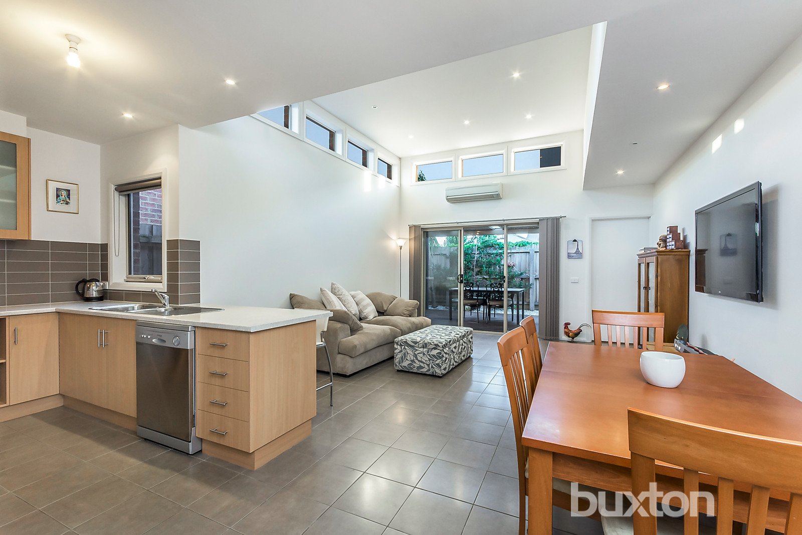 Gallery: 2/79 Britannia Street