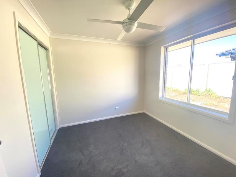 2/79 Kenny Drive TAMWORTH 3