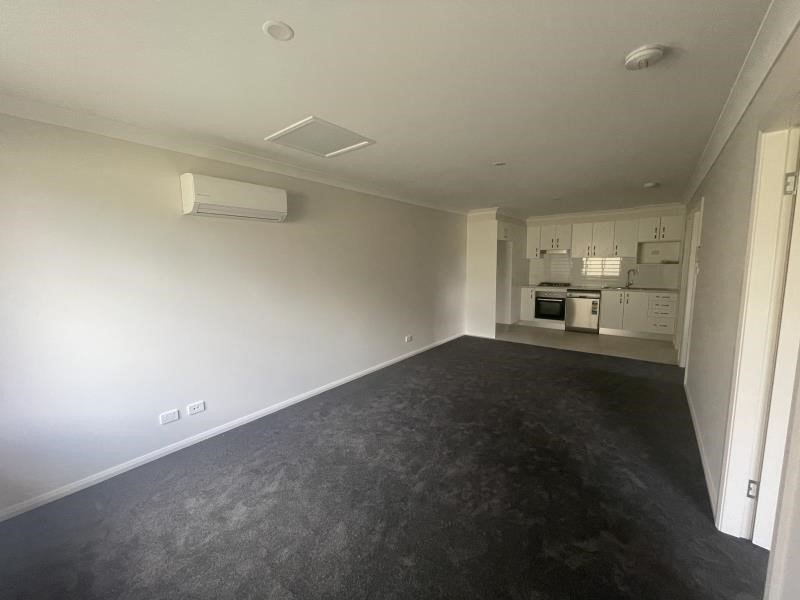 2/79 Kenny Drive TAMWORTH 6
