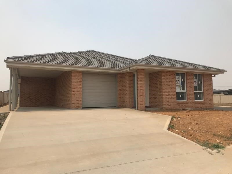 2/79 Marathon Street TAMWORTH 1