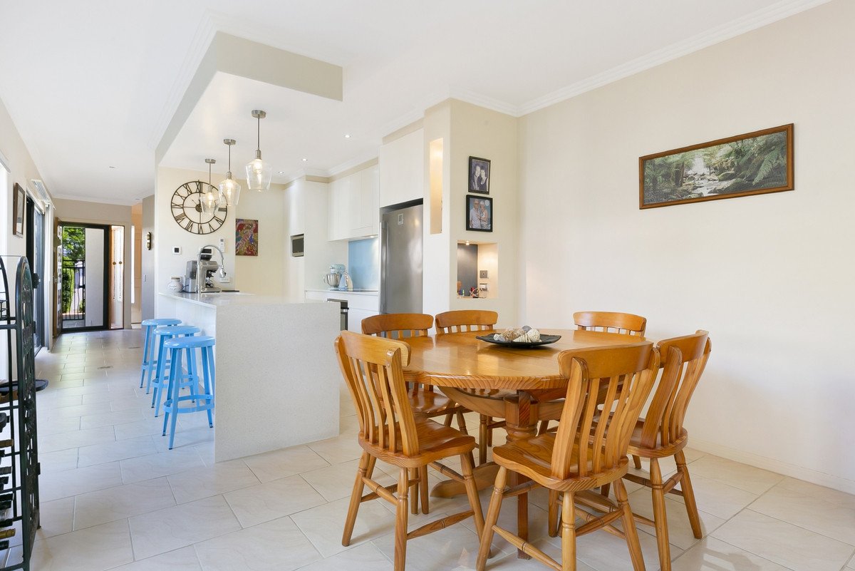 2/79 Nobby Parade MIAMI 14