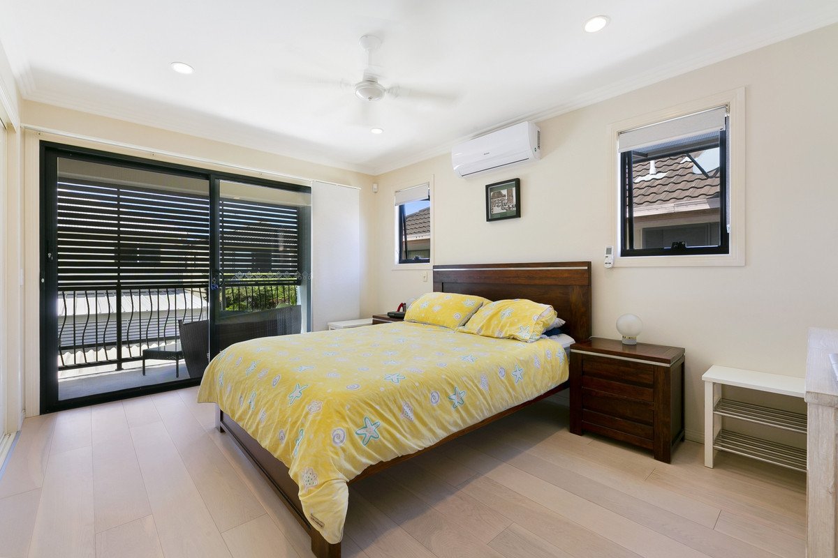 2/79 Nobby Parade MIAMI 6