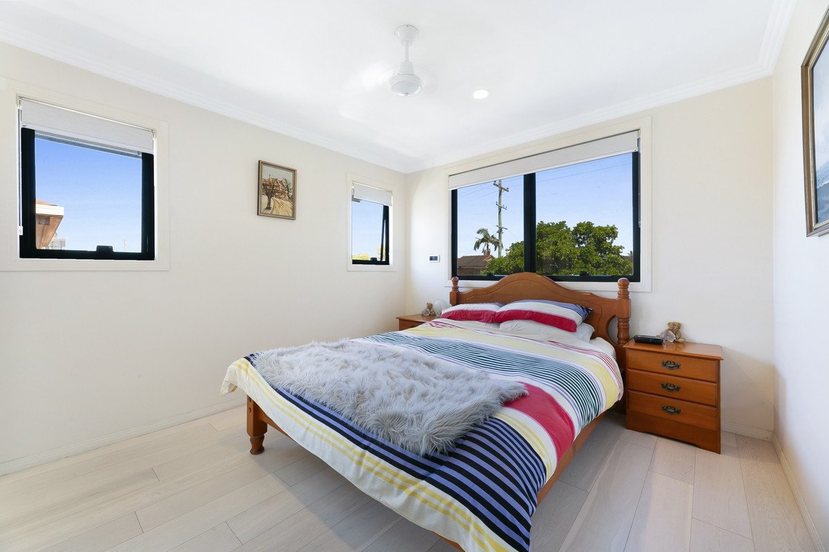 2/79 Nobby Parade MIAMI 8