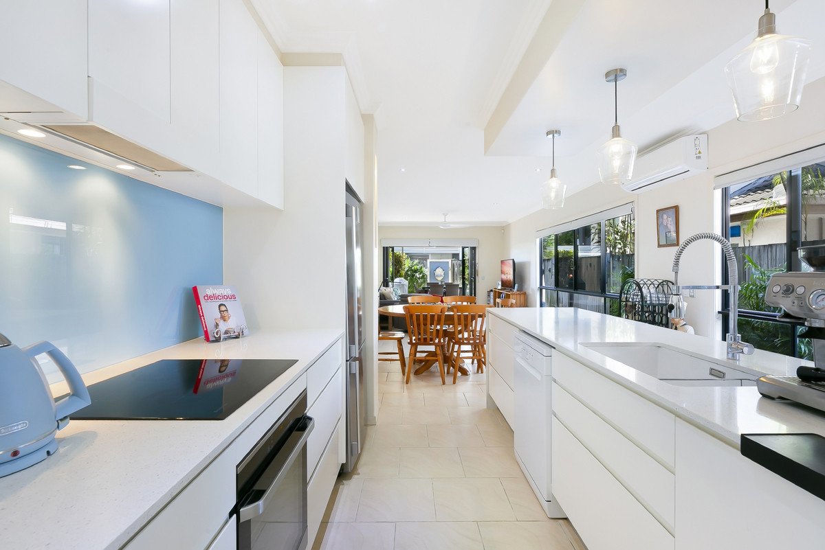 2/79 Nobby Parade MIAMI 13